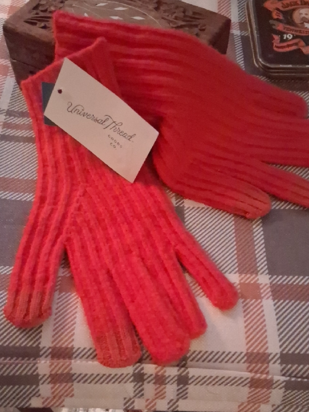 NWT! Red Ribbed Knit Gloves - Picture 2 of 7